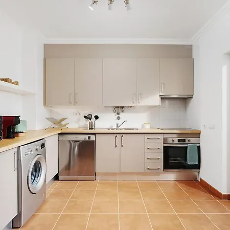 Sun And Surf Escape Free Bikes And Surfboards Apartman *